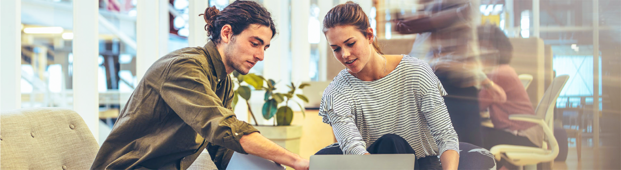 Flexso teaser image - personen aan tafel