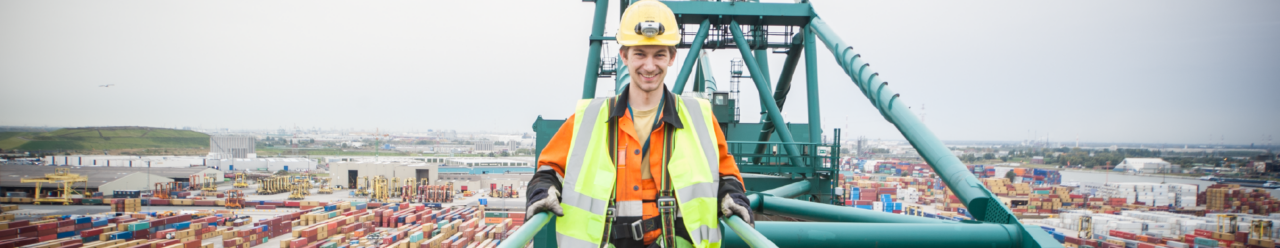 Medewerker van PSA in de haven